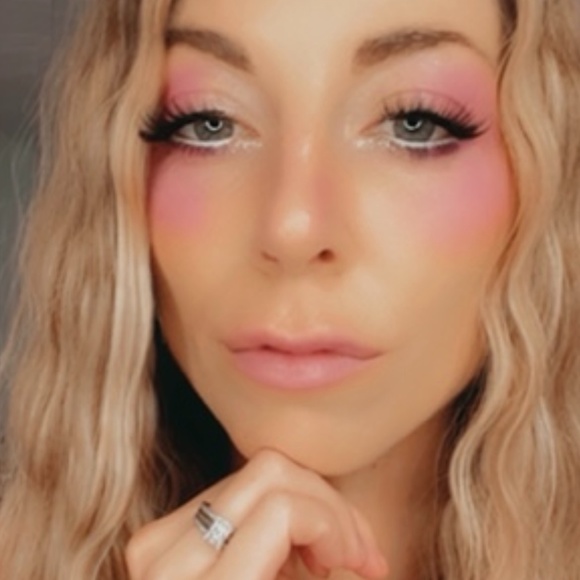 Meet your Posher, Elisa - Picture 1 of 1